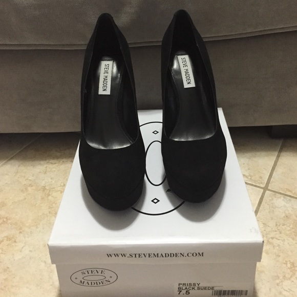 NEW Steve Madden Prissy Suede Wedges