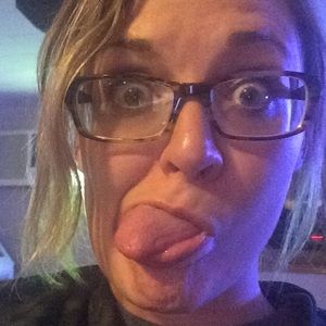 Meet your Posher, Casey