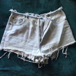 rough hem Levi shorts