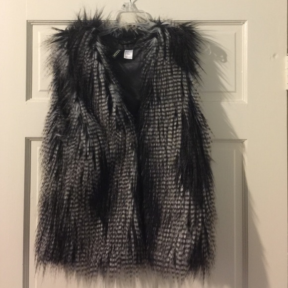 h&m ostrich faux fur vest