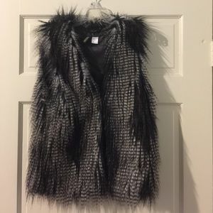 h&m ostrich faux fur vest