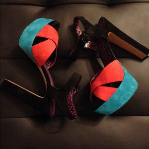 Jessica Simpson Kierstin color-block heels