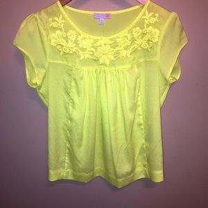 Gianni Bini yellow blouse