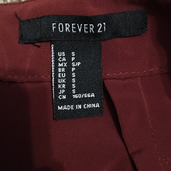 Maroon lace shorts - Picture 2 of 3