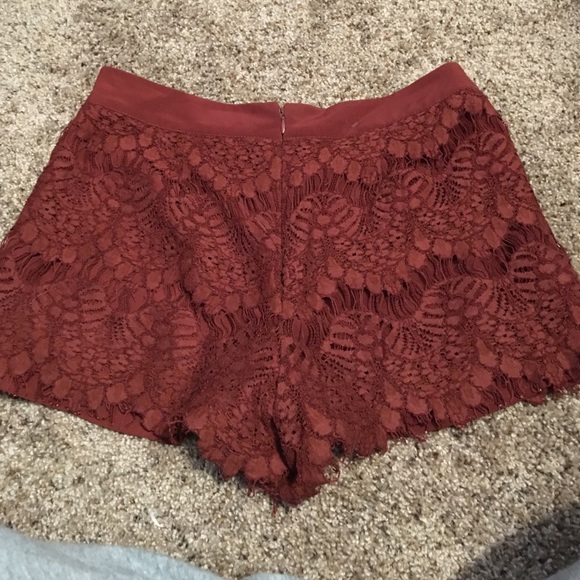 Maroon lace shorts - Picture 3 of 3