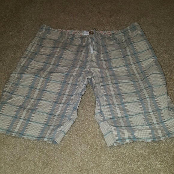 Knee shorts