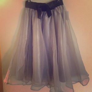 Grey tool skirt with black bow waist