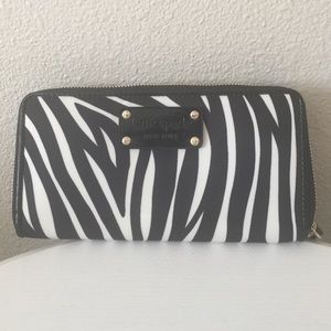 Kate Spade Nylon Zipper Wallet in Black & White