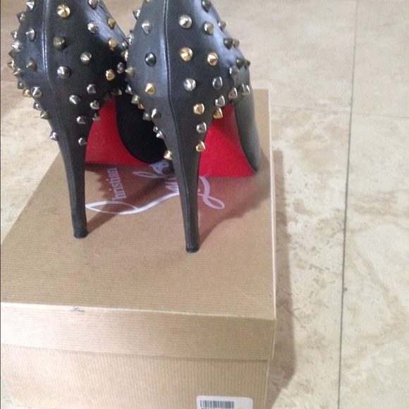 Christian louboutin spiked shoes - Picture 3 of 4