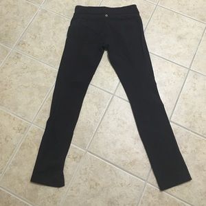 Lululemon skinny grooves black size 8