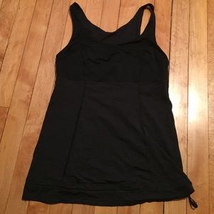 Lululemon workout top, size 6