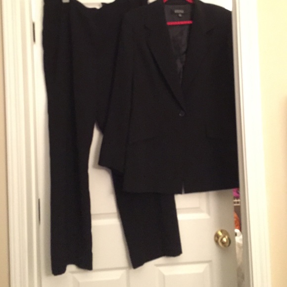 Single Button Black Pants Suit - image 1