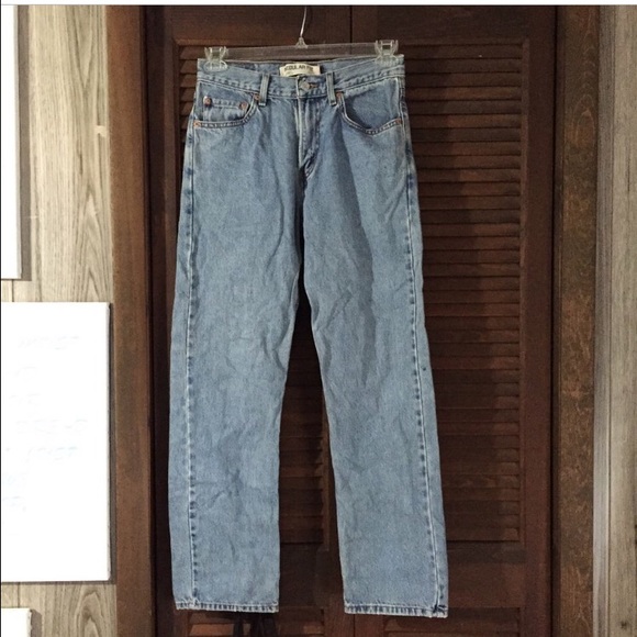 Levis MOM jeans. High waisted.