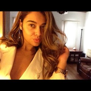 Meet your Posher, Vanessa