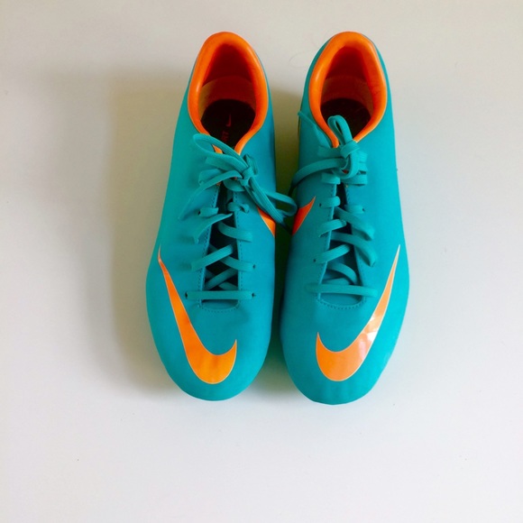 Nike cleats size 6 - Picture 1 of 4
