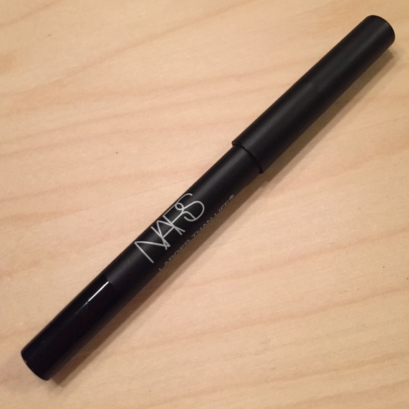 NARS - eyeliner in Via Veneto