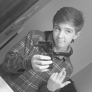 Meet your Posher, Alex