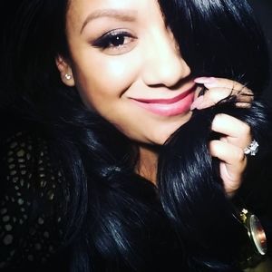 Meet your Posher, Elaine