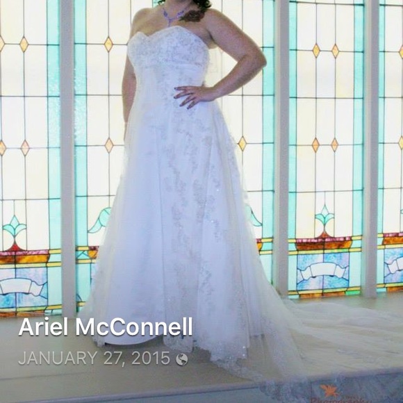 Empire-cut wedding dress