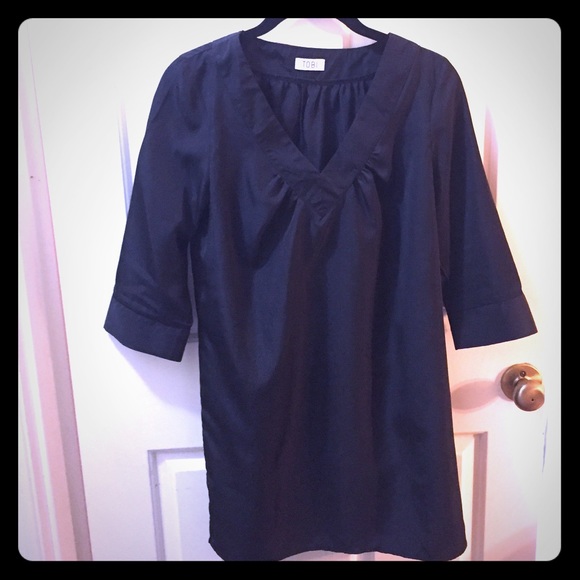 Tobi v-neck shift dress.
