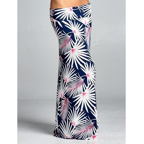 Beautiful Patterned Maxi Skirt - Picture 2 of 4