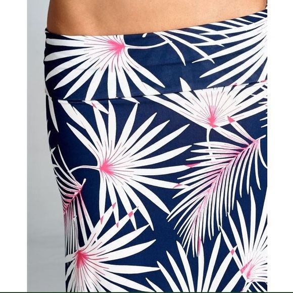 Beautiful Patterned Maxi Skirt - Picture 4 of 4