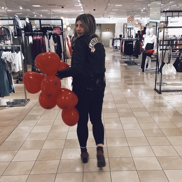 Meet your Posher, Katie - Picture 2 of 3