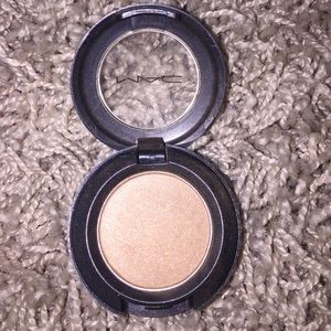 Mac shadow in soba