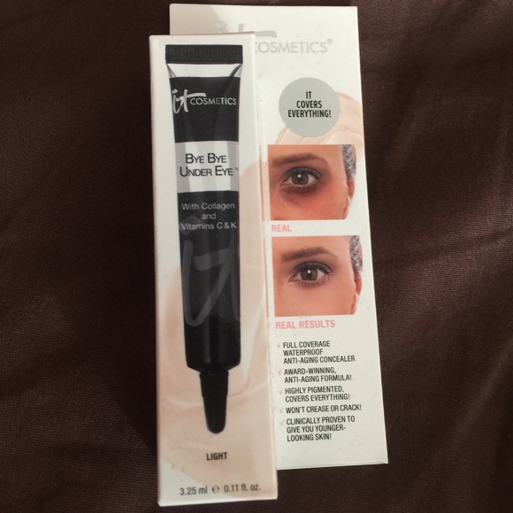 NIB It cosmetics bye bye under eye in shade light