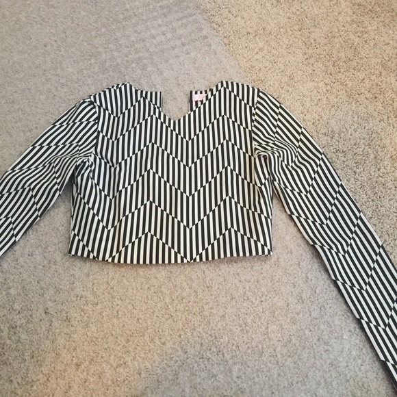 ISLV cropped shirt