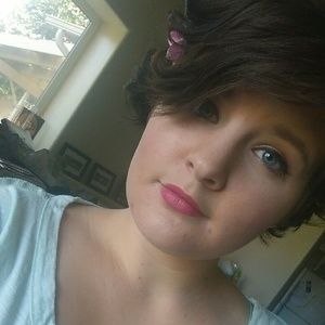 Meet your Posher, Kendra