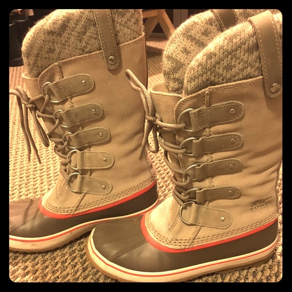 NWOT - SOREL boots sold at Anthropologie