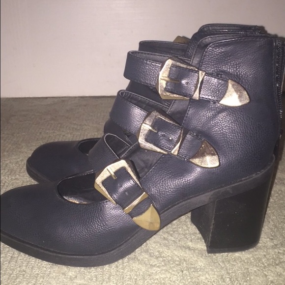 Navy blue MATTY heels/booties worn twice