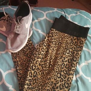 🛇SOLD🚫Cheetah Victoria's Secret PINK leggings