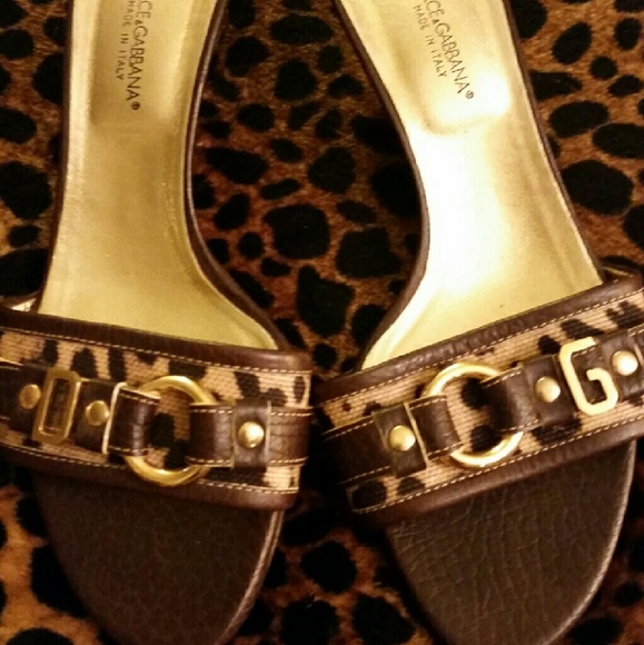 100% AUTHENTIC DOLCE & GABBANA KITTEN HEELS!