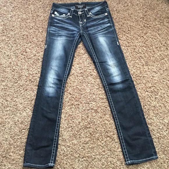 Adorable dark wash Big Star Liv straight leg Jean