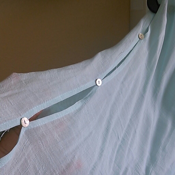 Top - Picture 2 of 3