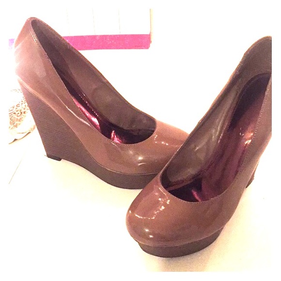 Tan/ brown Brecklles wedges