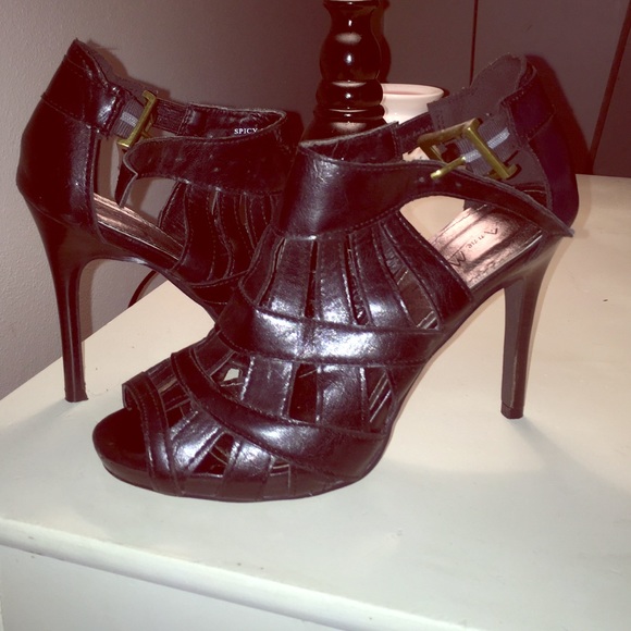 Anne Michelle Black High Heels