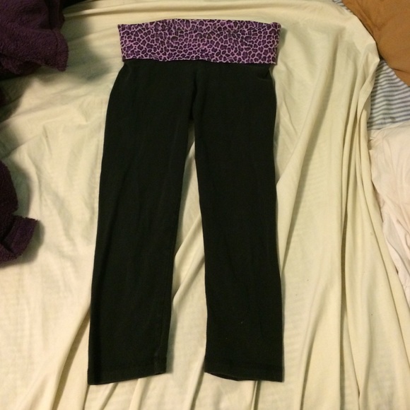 Vs pink Capri yoga leggings - Picture 1 of 3