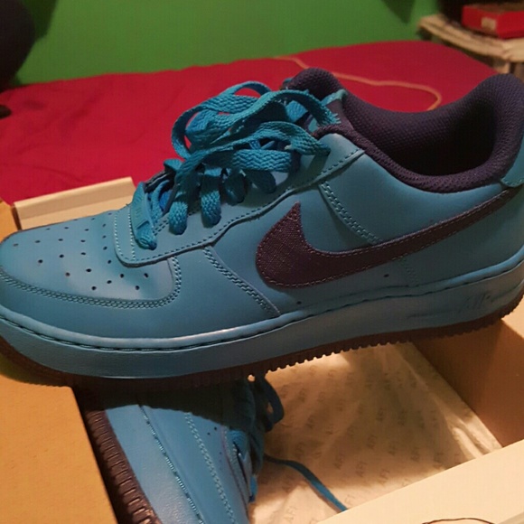 Shoes - Picture 2 of 2
