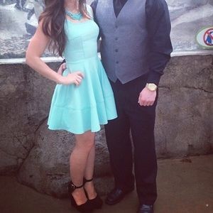 Lulu's mint dress size 4