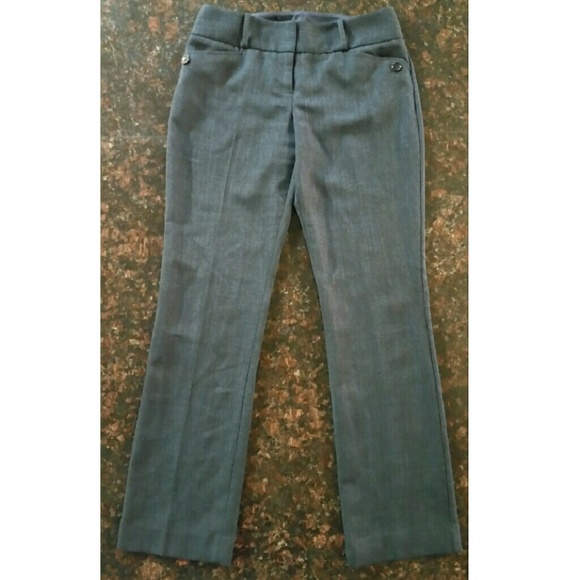The Limited size 6 Cassidy fit NAVY pants