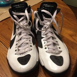 White/Black Nike Flywire basketball shoes