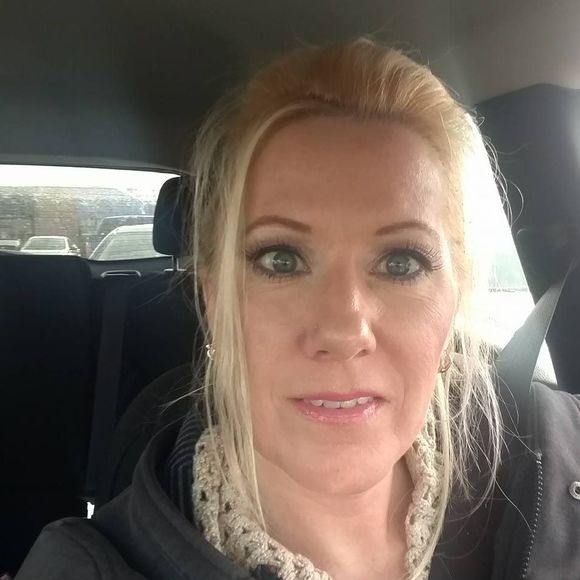 Meet your Posher, Tina - Picture 2 of 2