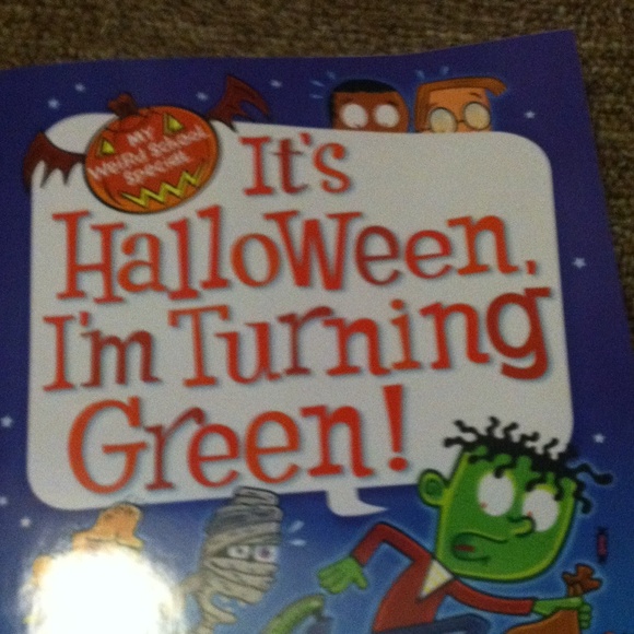 Books - Picture 4 of 4