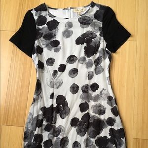 Floral print short sleeve dress NWOT