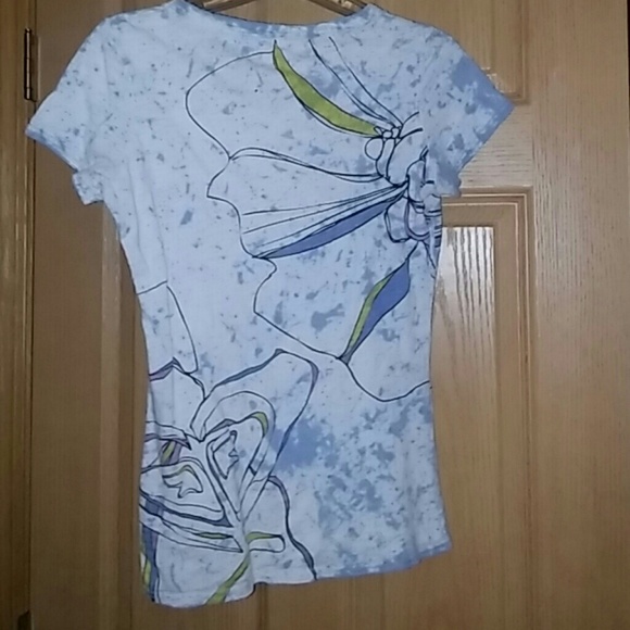 Abstract design Roxy shirt - Picture 2 of 4