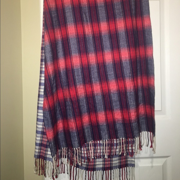 Large GAP scarf
