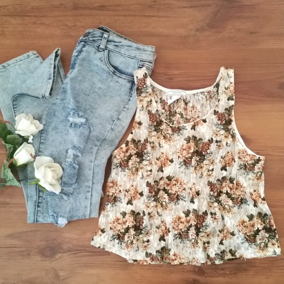 lacey floral print tank top - Picture 3 of 3